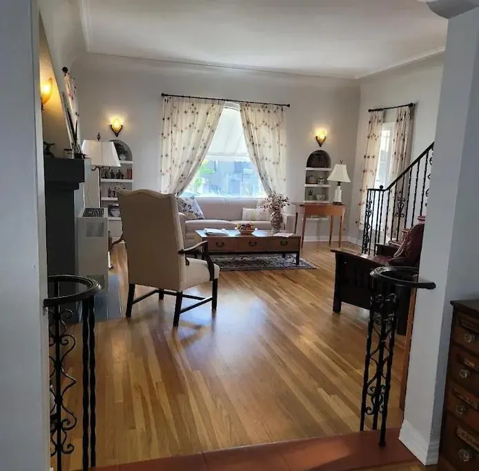 Hollywood 2 Level Storybook Townhouse Unit-1