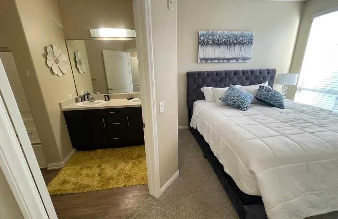 Marina Del Rey 2 Bedroom Apartment Near Venice Beach!-1