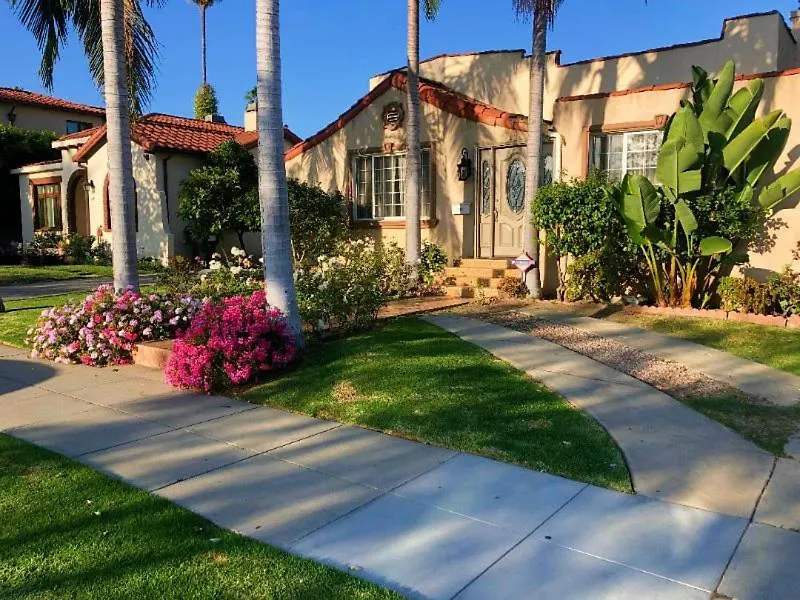 Cute Cozy Guest House In Beverly Hills-1