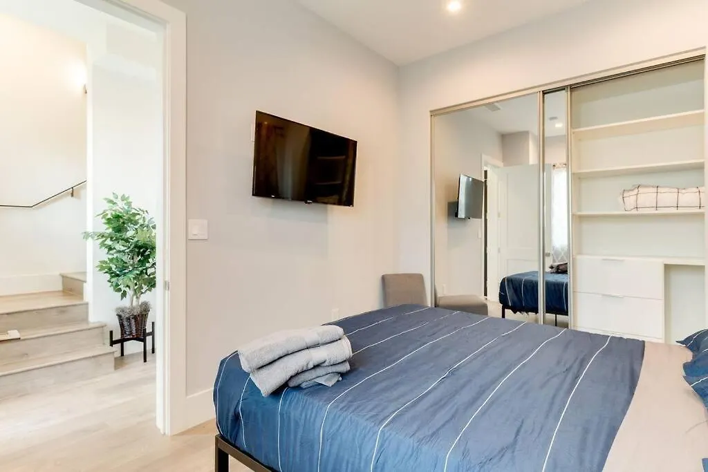 3 Luxury Modern Homes 12 Bedrooms & Rooftop Decks-1