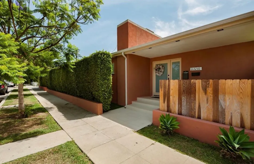 Cheviot Hills Paradise-1