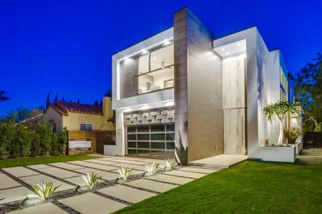 Gated, Modern La Escape With Pool + Firepit-1