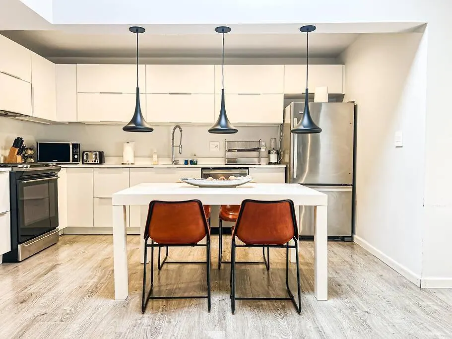 Spacious 2Br Unit In Los Angeles-1