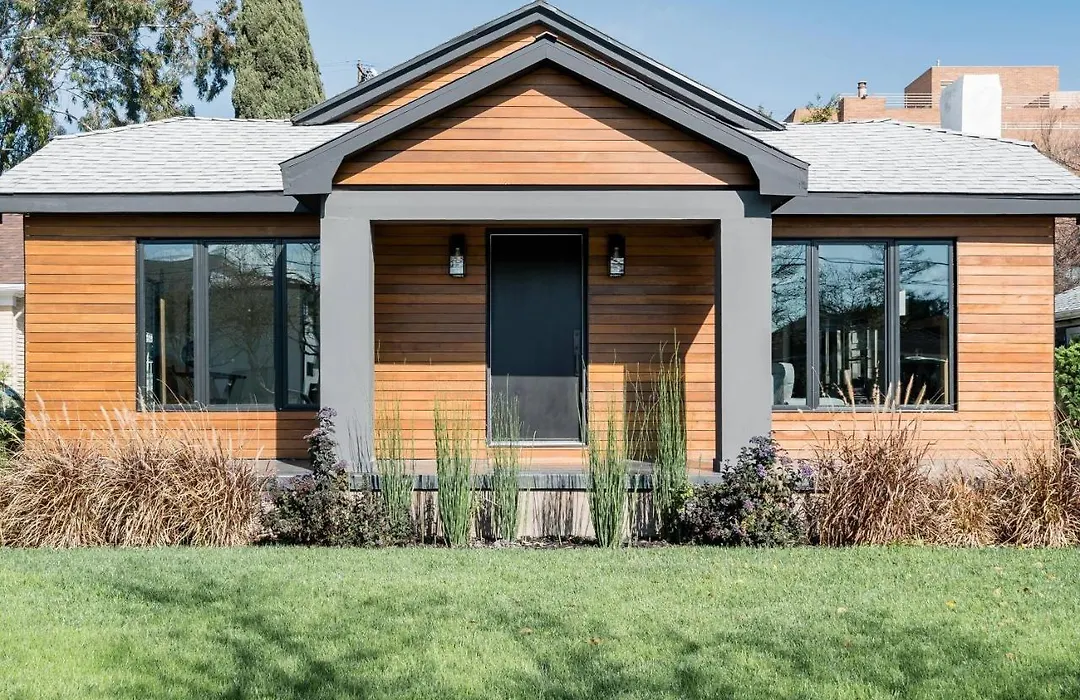 Modern Bungalow With A Pool In Larchmont Village-1