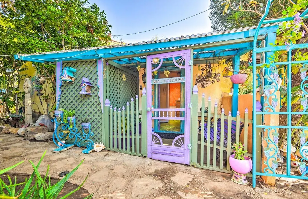 Flower Garden Cottage With Treehouse And Pond!-1
