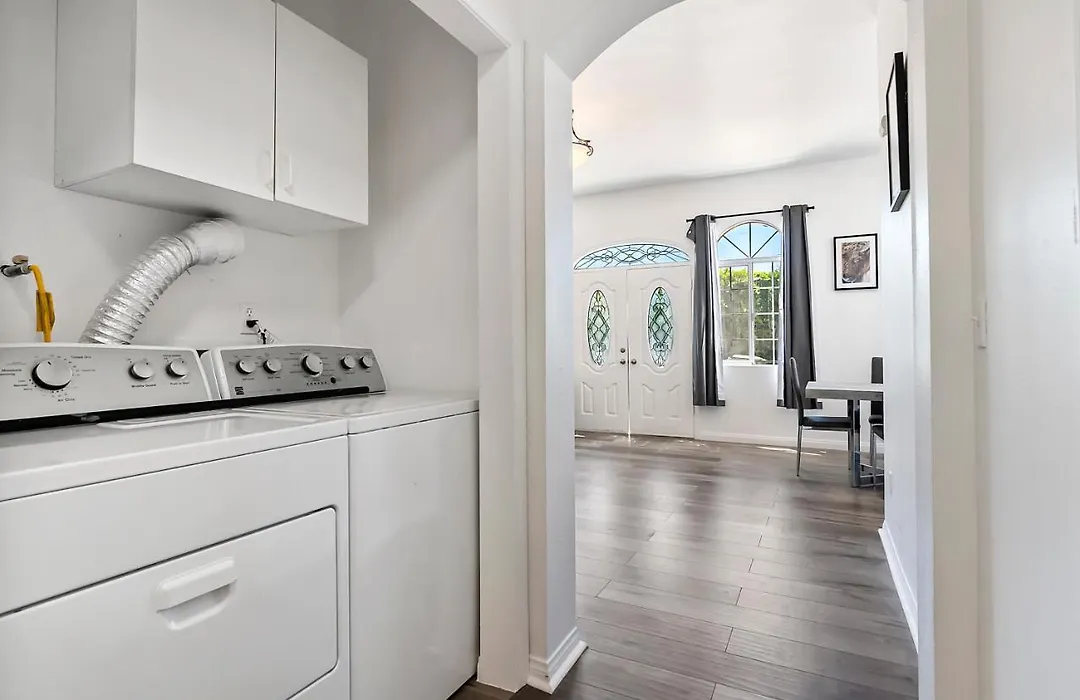 4 Bedroom 2 Bath With Private Room And Private Bath With 2 Twin Beds-1