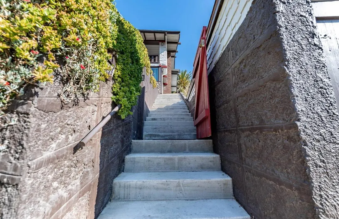 Hillcrest Apt-1