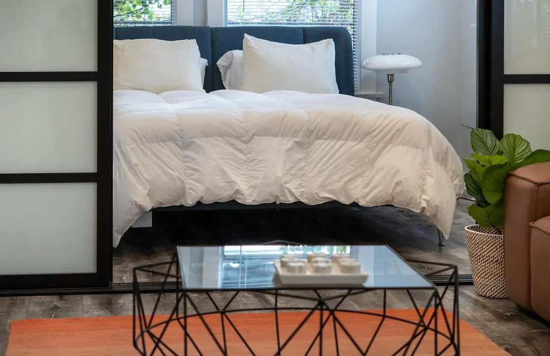Hollywood Blvd Apartment-1