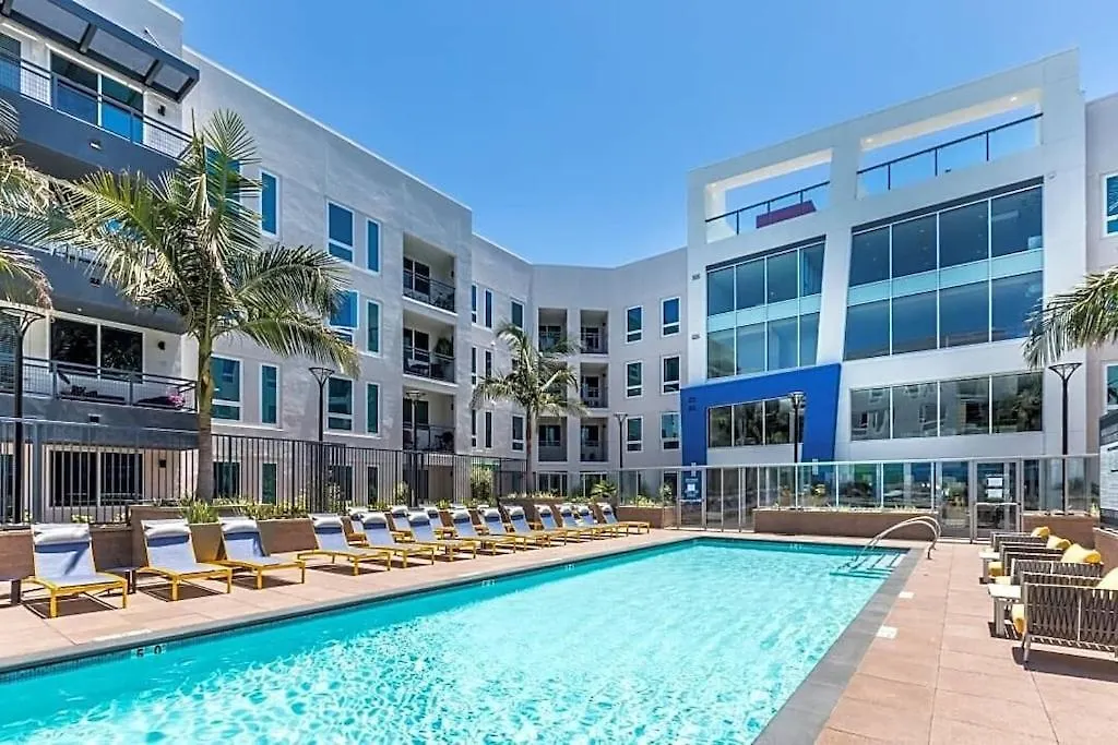 Beautiful 1 Bedroom Near Topanga Mall-1
