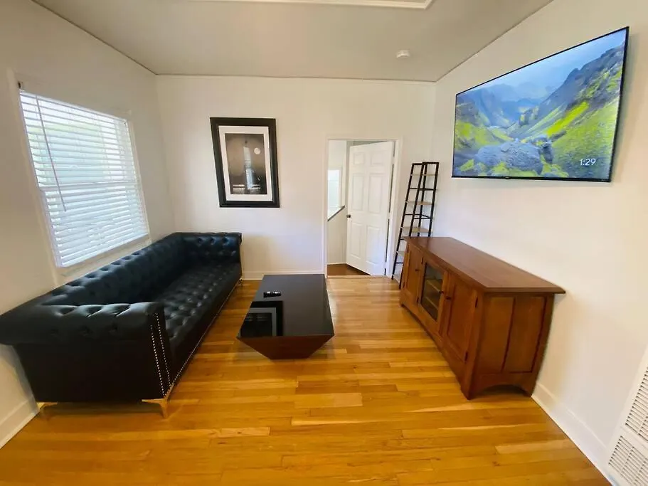 Cozy 1,400Sq Ft 2Br 2Ba West Hollywood Gated Home-1