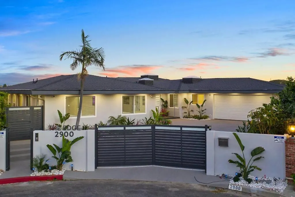 Amazing Views Modern Luxury 4 Bedroom-1