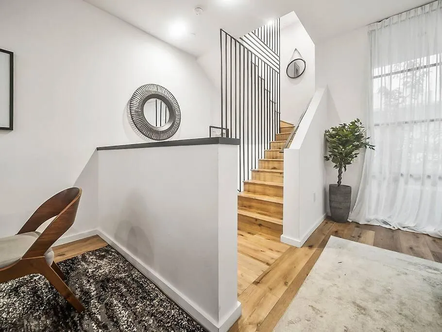 Elegant 4-Bedroom Hollywood Townhouse-1