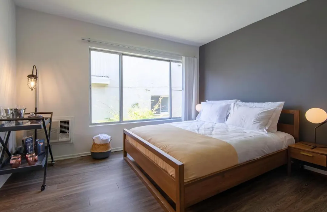 Brentwood Studio W Gym Pool Nr Ucla San Vicente Lax-60-1