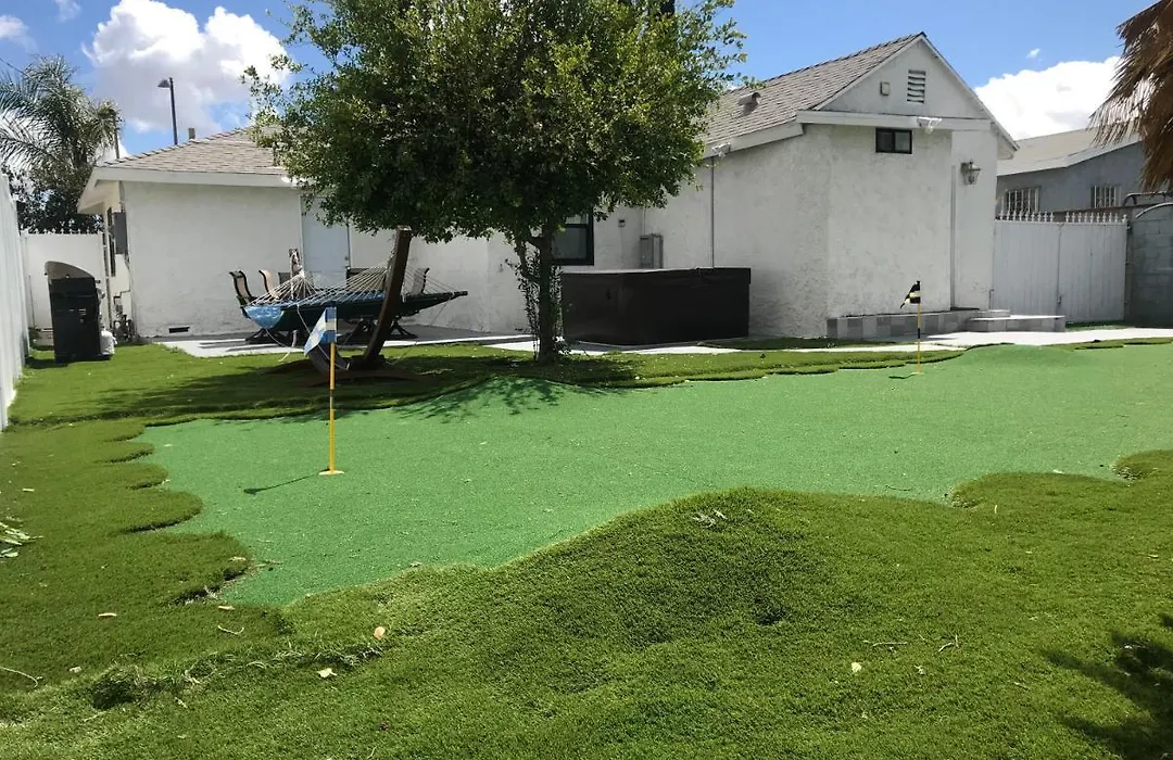 Entire 3 Bedroom Home With Golf Putting & Hot Spa-1