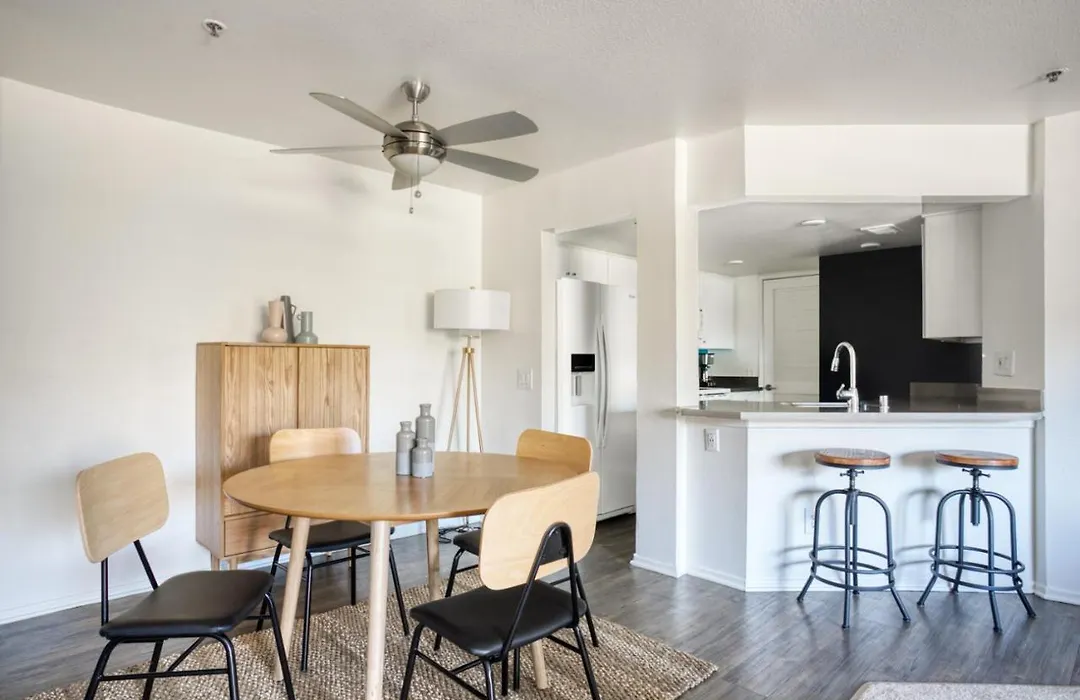 Studio City 2Br W Pool Gym Wd Nr Olive Ave Lax-923-1