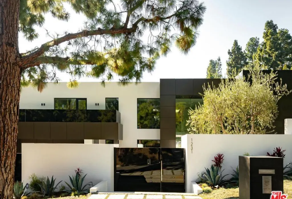 Lago Vista Modern-1