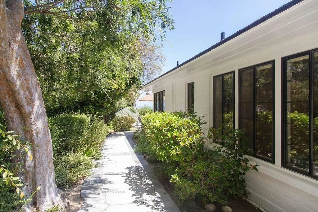 Amazing View-Pool-Spa Home Near Universal Studios & Beverly Hills-1
