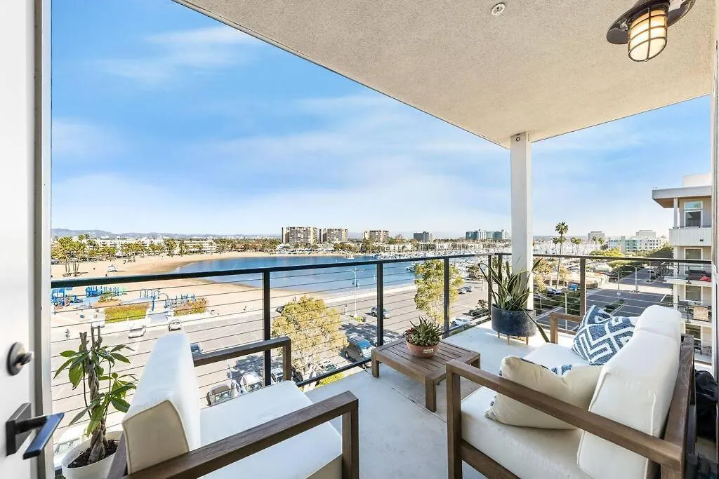 Blue Water Views By Venice Beach Top Resort Pool-1