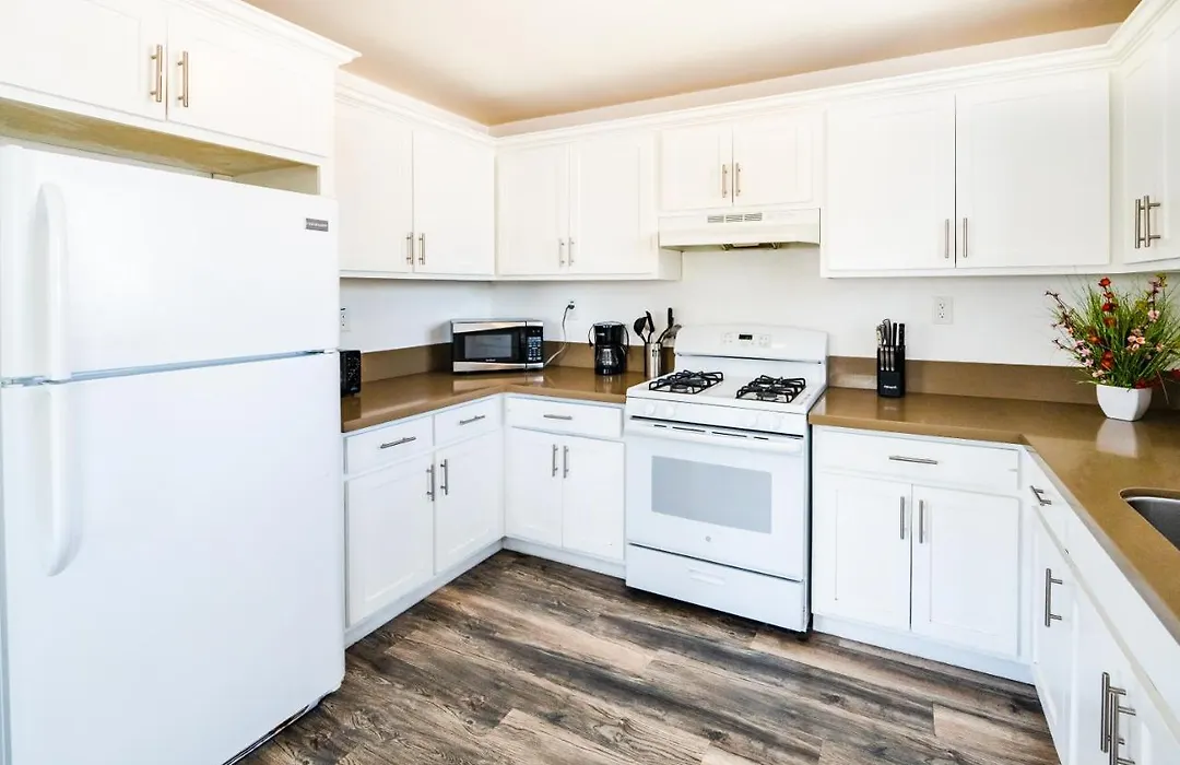 Spacious 5 Bedroom 3 Bath Modern Home By Downtown La With Parking-1