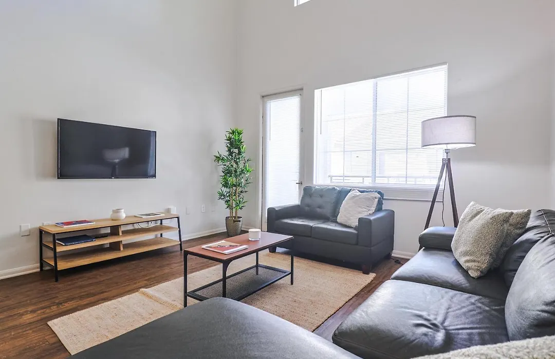 Outstanding Townhouse With 4Bdr & 2 Bth In Marina Del Rey-1