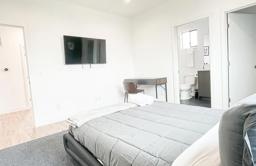 Expansive 4Br, 3-Story Stay In La - Cl1- Lar-1