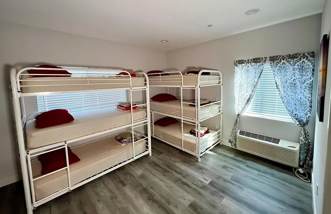 Pineapple Hostel-1