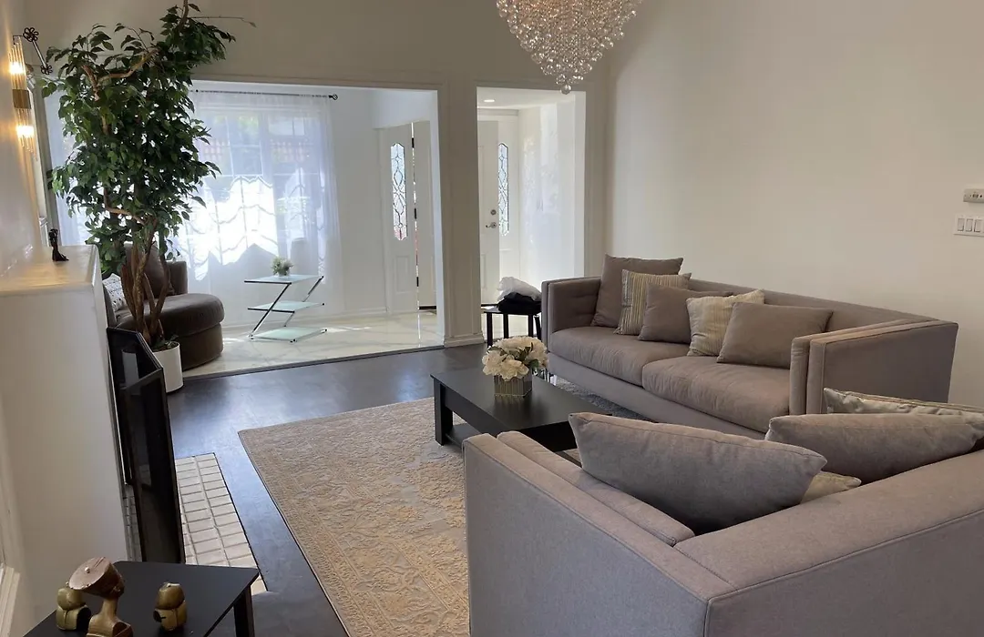 3 Bedroom Beverly Hills House-1