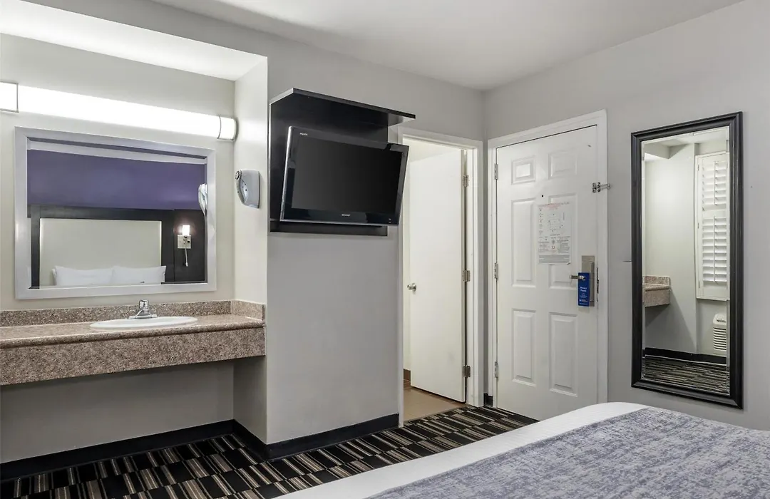 Surestay Hotel By Best Western Beverly Hills West La-1