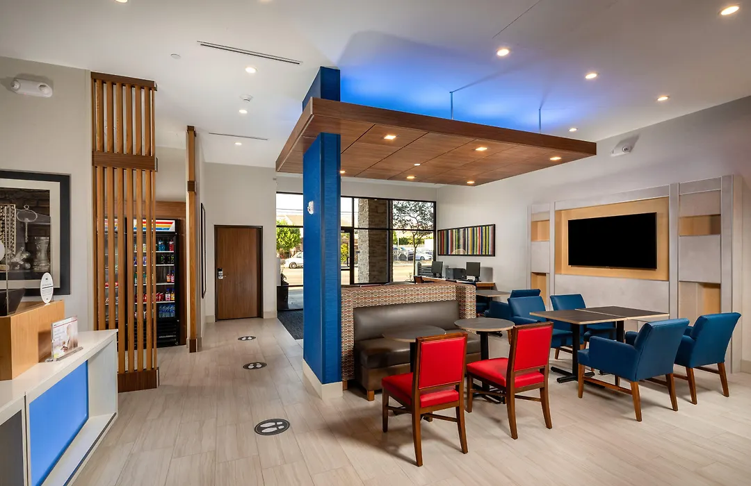 Holiday Inn Express & Suites Chatsworth By Ihg-1
