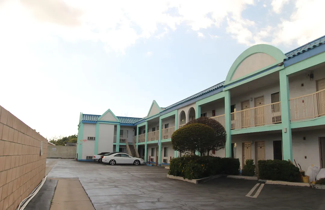 Diamond Inn-1
