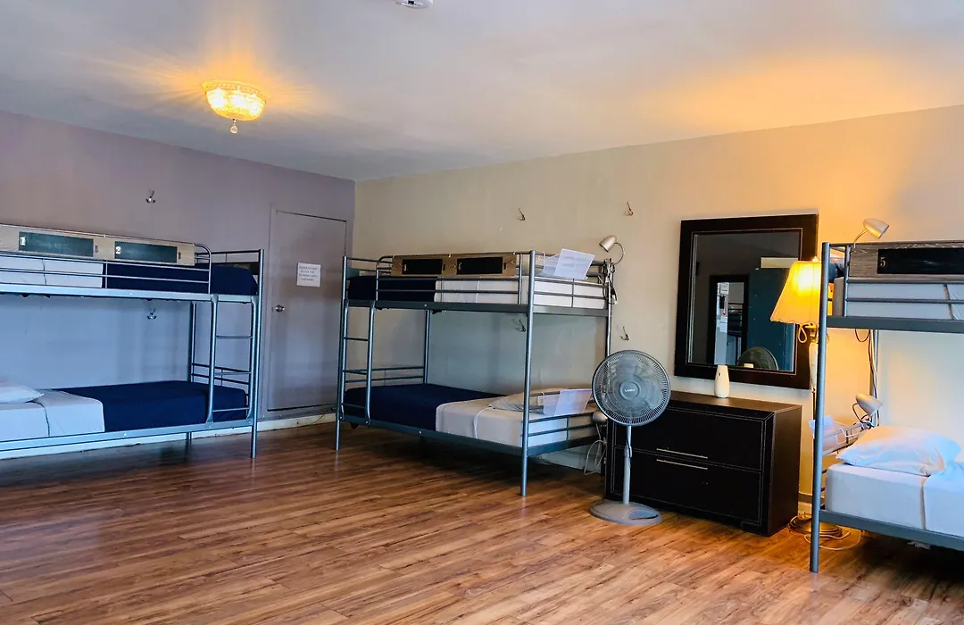Melrose Hostel (Adults Only)-1