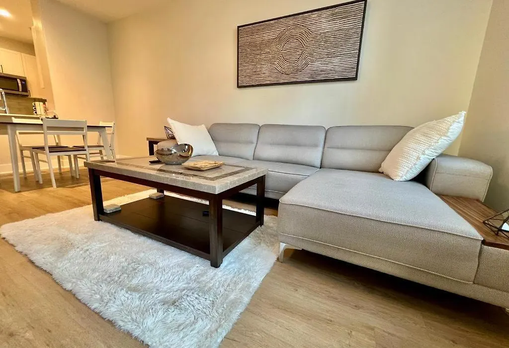 Miracle Mile Apartments-1