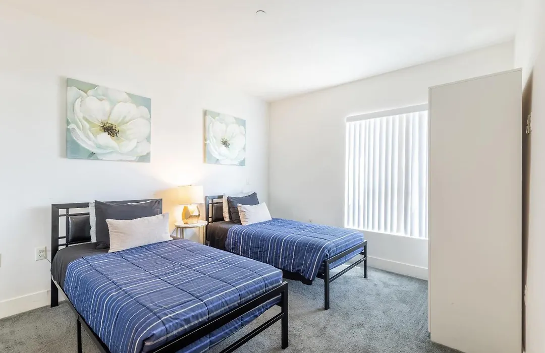 Fully Furnished 3Br Apartment On Poinsettia Pl Apts-1