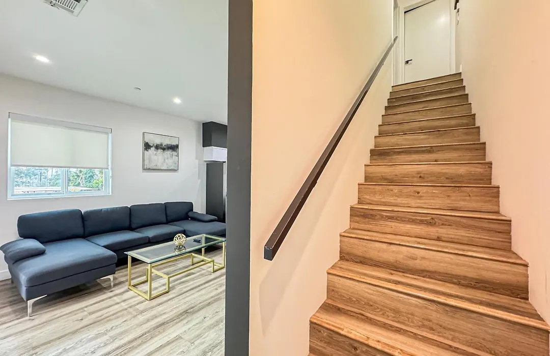 4Br Townhouse In Mid City -Cr3-1