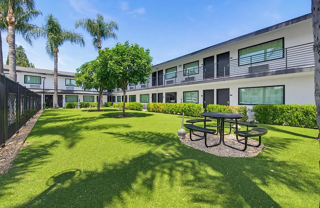 Hyland Inn Van Nuys-1