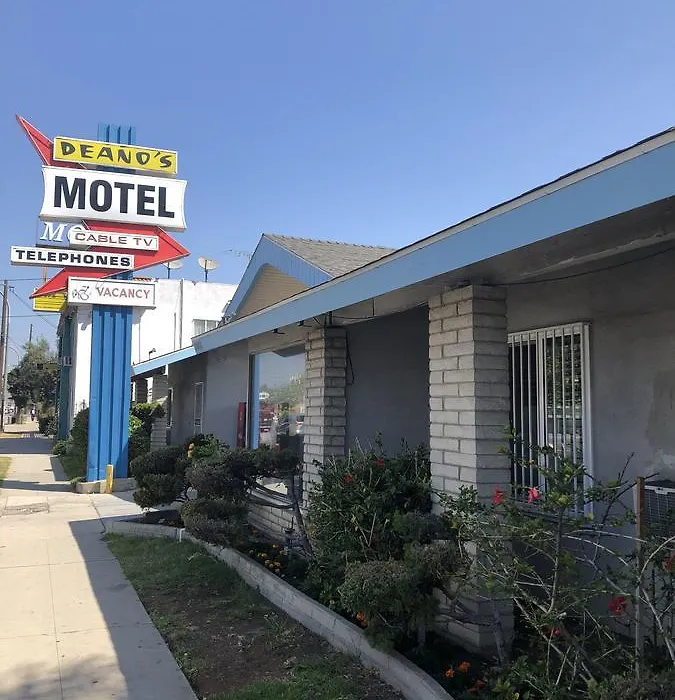 Deano'S Motel-1