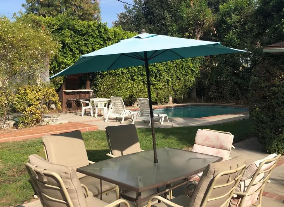 Lovely One Bedroom With A Pool-1