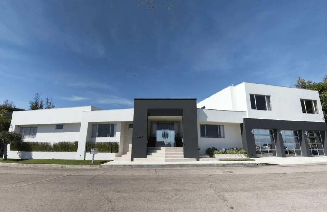 Villa Sizzle-1