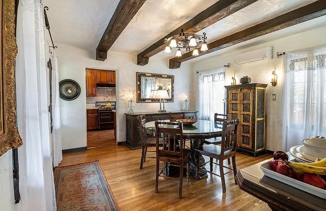 Prime Location Three Bedroom Beautiful Villa-1