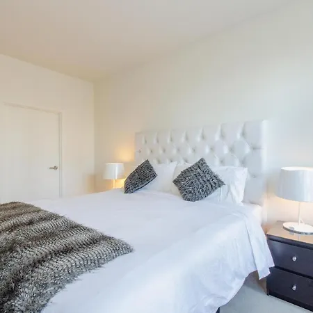 Cityscape Luxury High-Rise 1-Bedroom-2