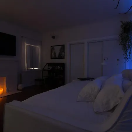 Sunny Boho Chic West Hollywood Flat!-2