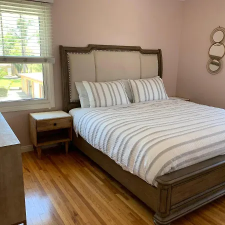 Rustling Leaves 2Bd/1 Ba Upstairs Parking/Laundry-2