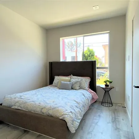 Spacious 2Bd 2Ba Place In The Heart Of Hollywood-2