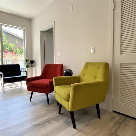 Spacious 2Bd 2Ba Place In The Heart Of Hollywood-3