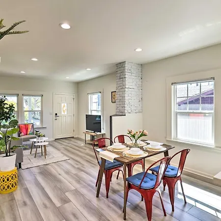 Hip And Prismatic La Gem With Curated Art Gallery-2