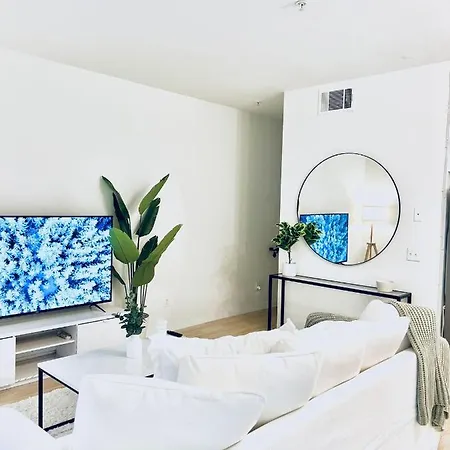 Lovely 2-Story 2-Bedroom Unit With Free Secure Parking-2