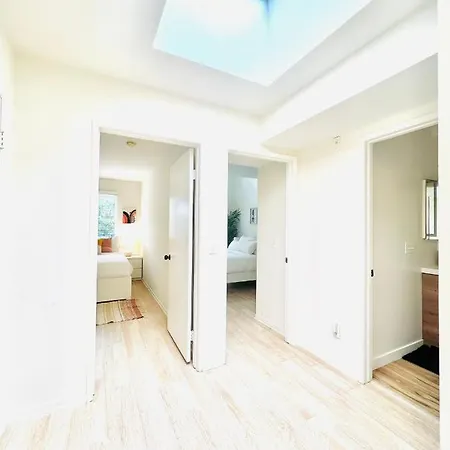 Lovely 2-Story 2-Bedroom Unit With Free Secure Parking-3