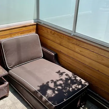 Hollywood'S Suite-3