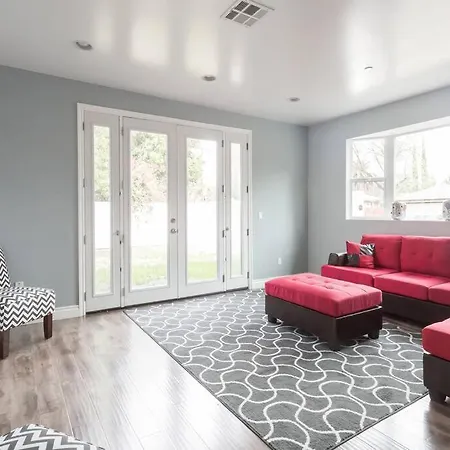 Lake Balboa Modern 4 Bedroom 3 Bath Glam Charmer-2