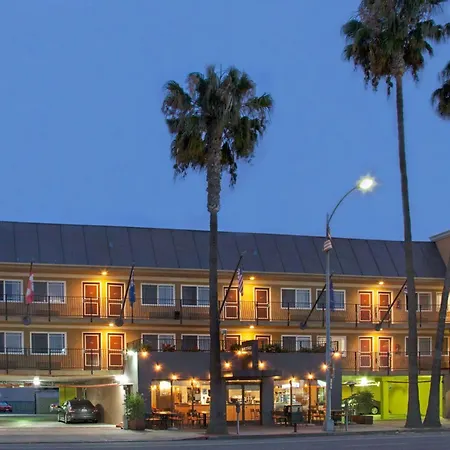 Travelodge By Wyndham Culver City-3
